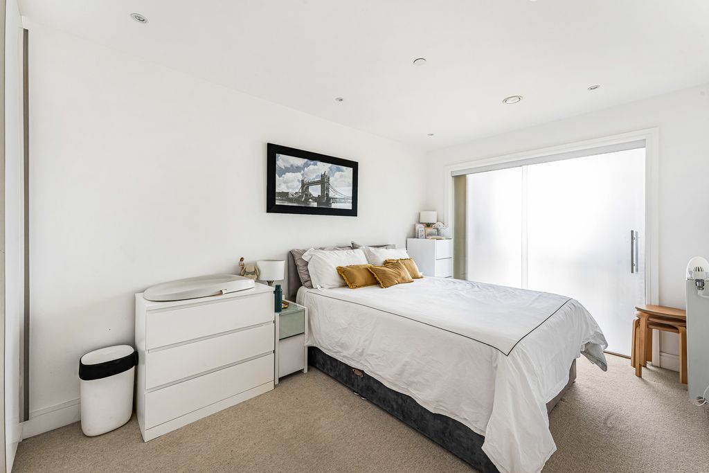 Property photo 3 of 15 Bedroom