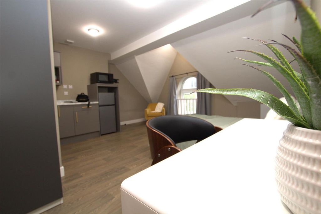 Property photo 2 of 3 Flat 9 2.Jpg