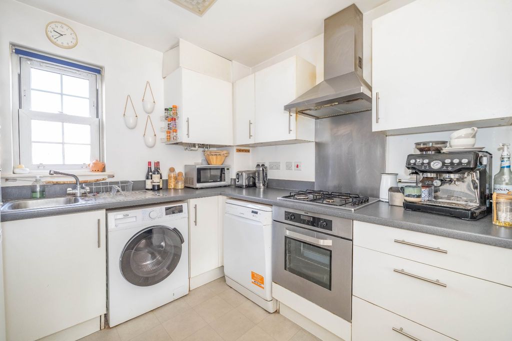 Property photo 3 of 8 Picture 3