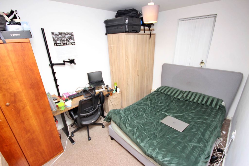 Property photo 3 of 5