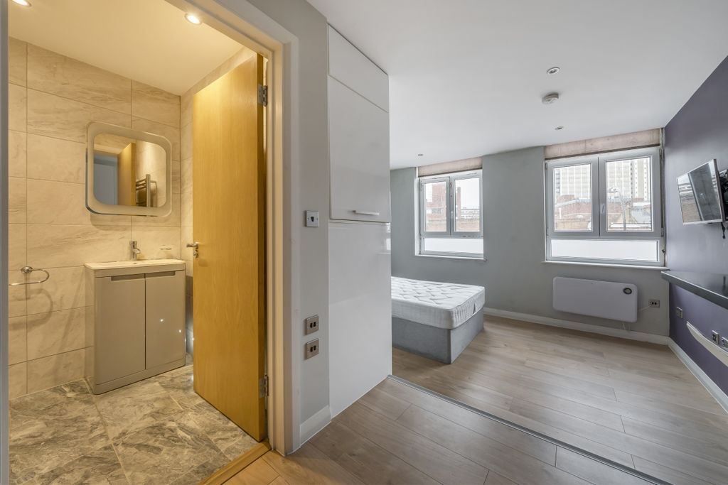 Property photo 1 of 6 932994 (5)