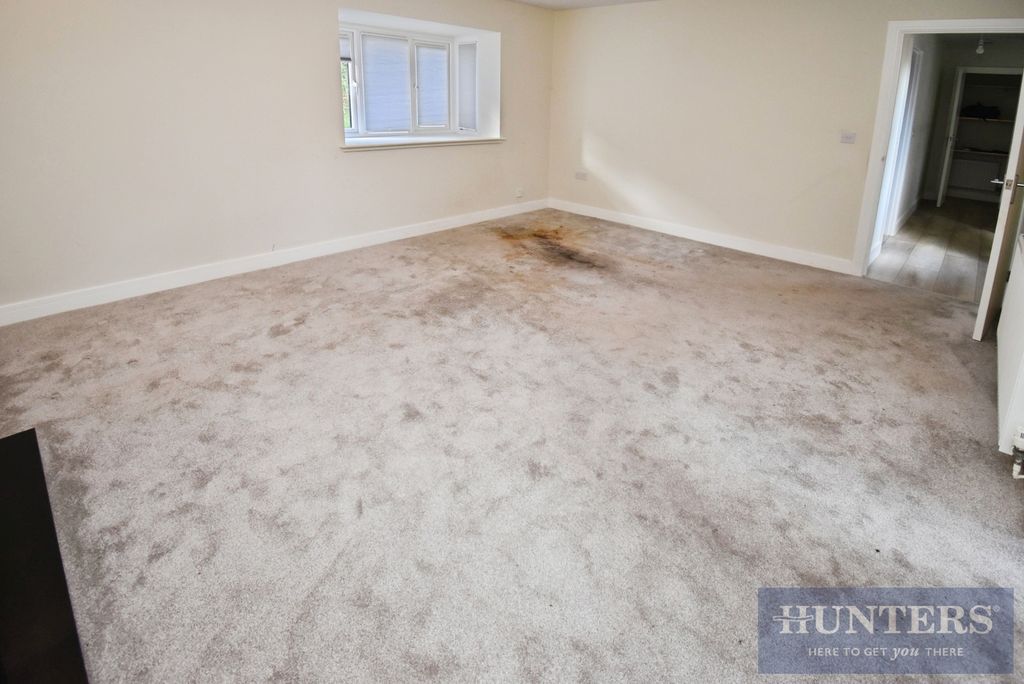 Property photo 3 of 13 Pbox-Img.Jpg