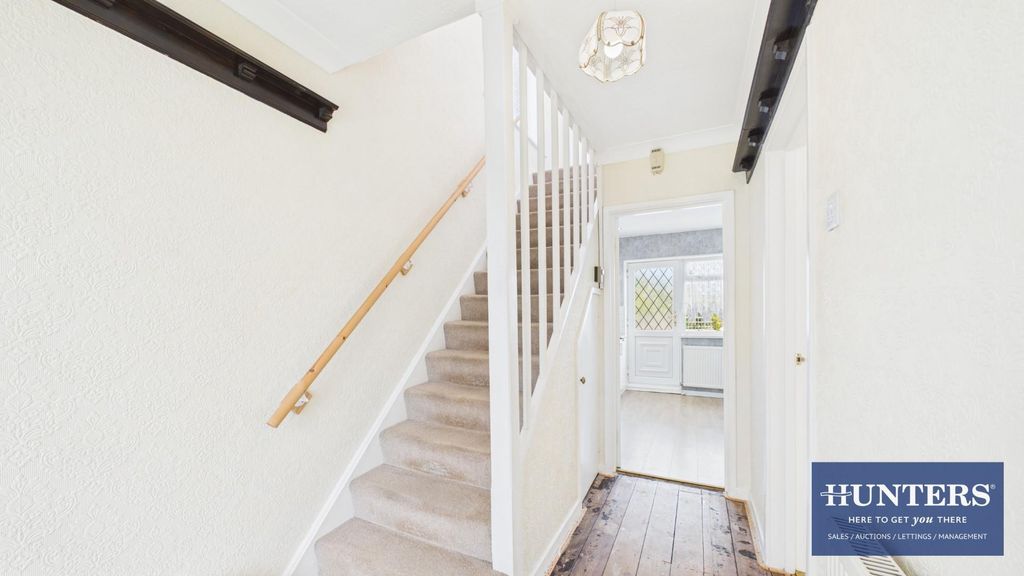 Property photo 2 of 20 Hallway
