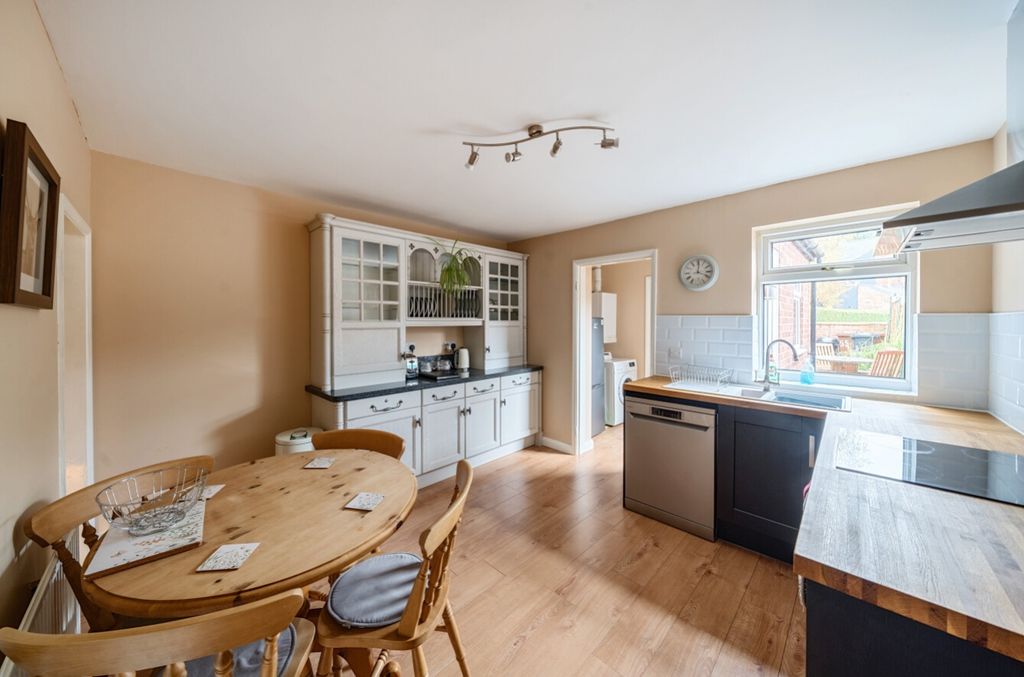 Property photo 3 of 19 1207341 (3)