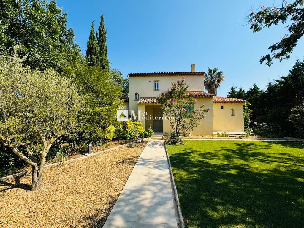 Property photo 2 of 22