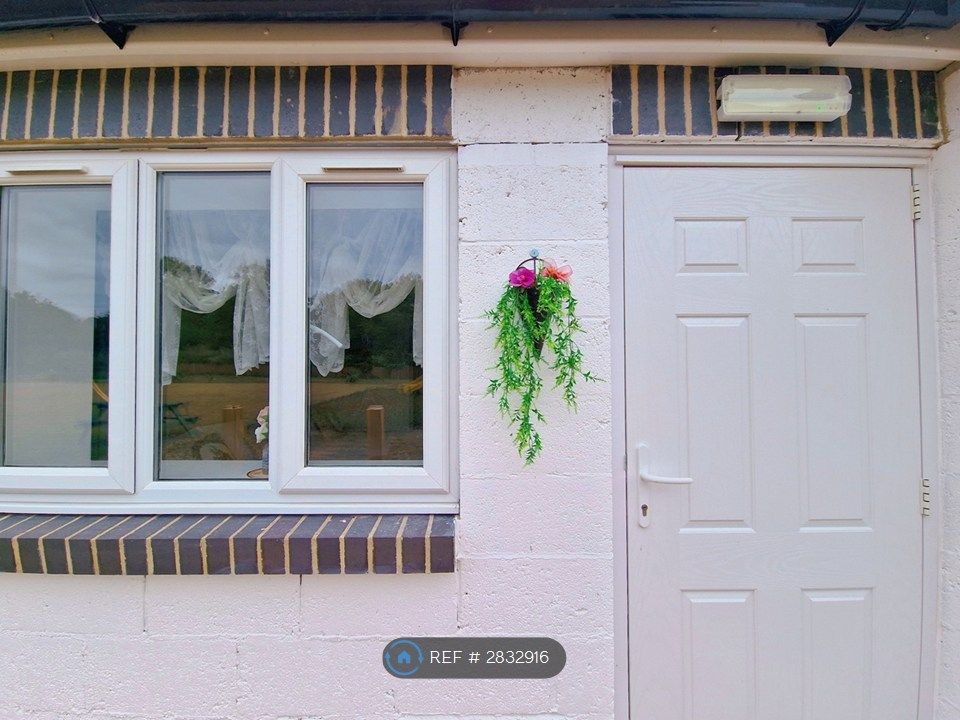 Property photo 2 of 35