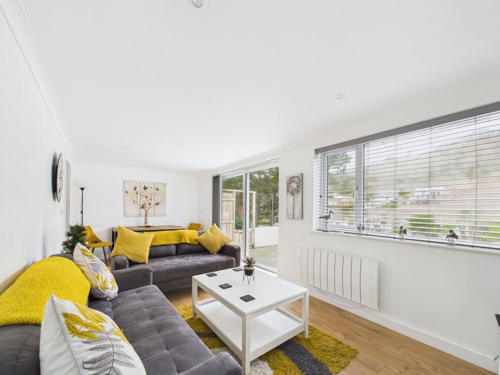 Additional image 5 of 3 bed flat for saleMillendreth, Looe (Quote Ref. Pm0522) PL13
