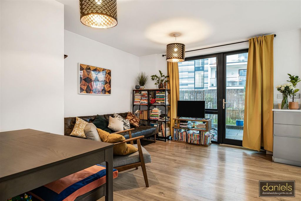 Property photo 2 of 13 6_66742_Watermarked.Jpg