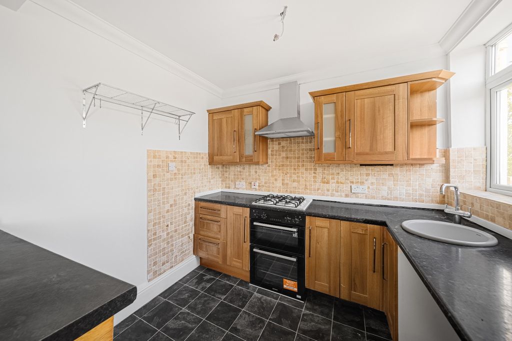 Property photo 3 of 19 5130983