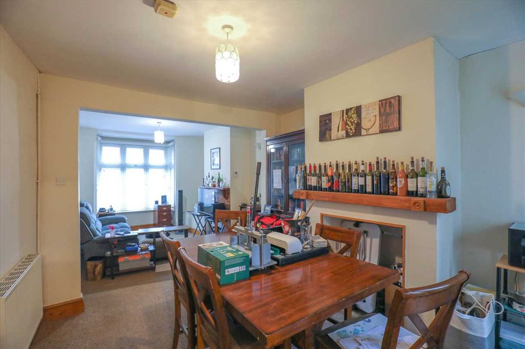 Property photo 3 of 9 Kitchen/Diner