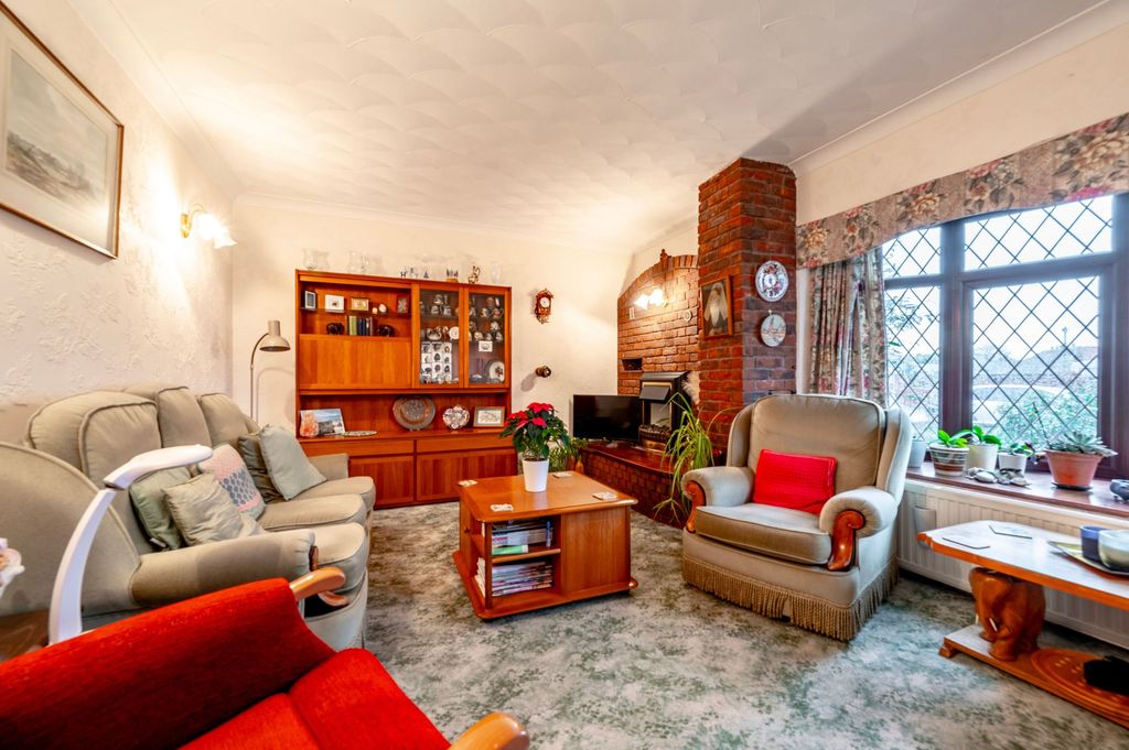 Property photo 3 of 19