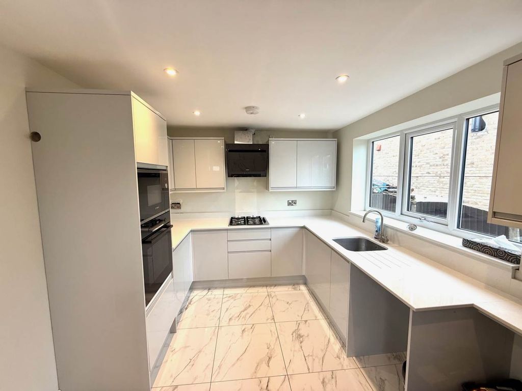 Property photo 2 of 26 Img_3224