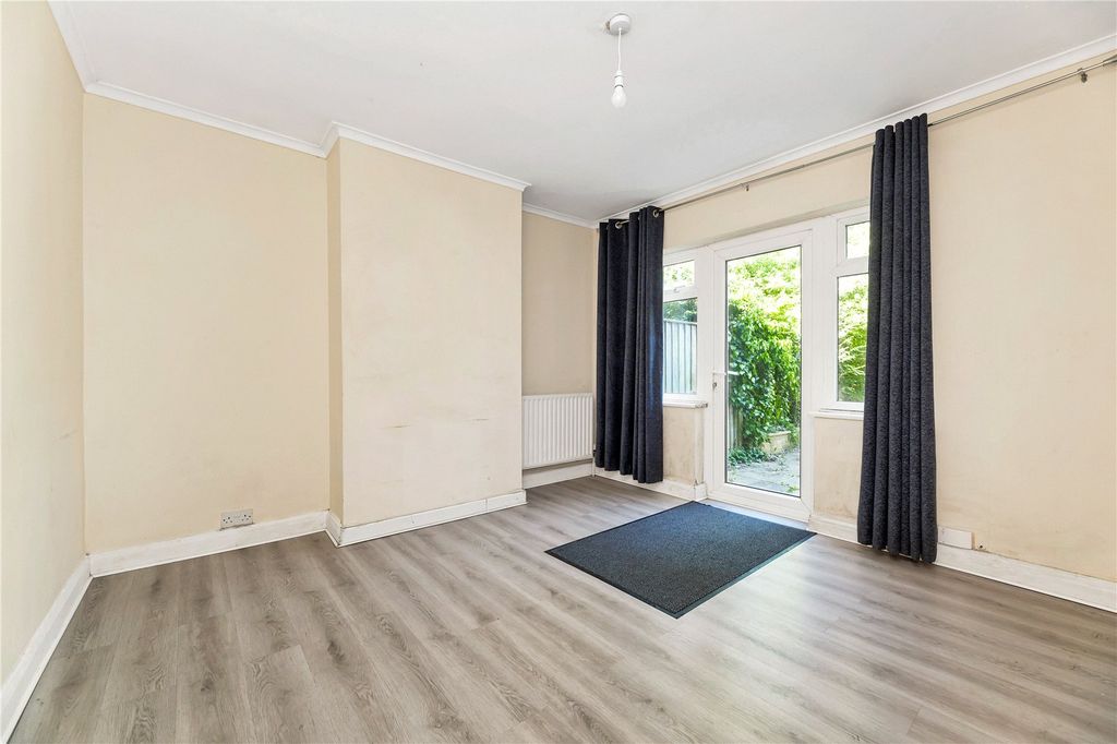 Property photo 3 of 15 Picture No. 04