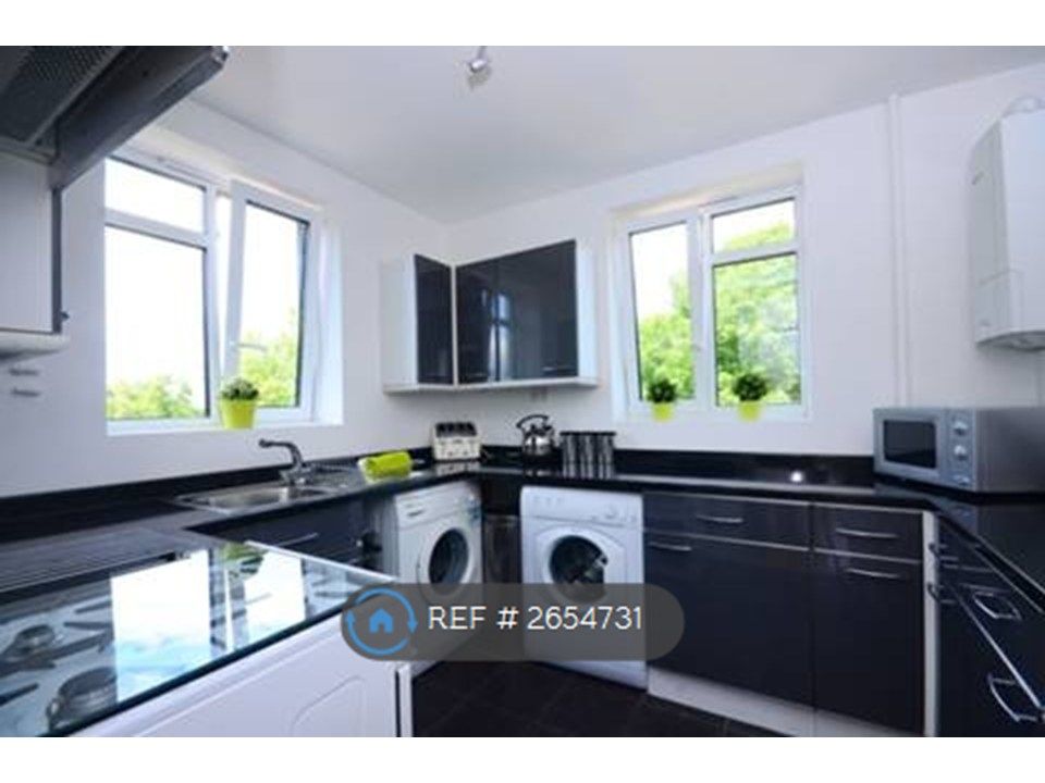 Property photo 2 of 9 Kitchen - Now Has A Dishwasher Too