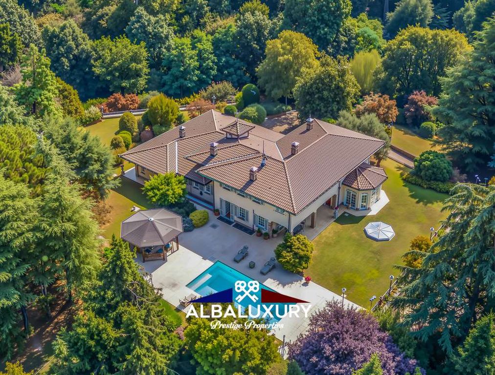 Property photo 1 of 41