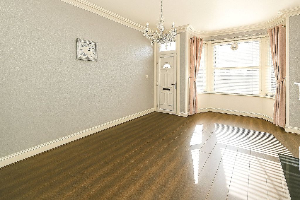 Property photo 1 of 11 Picture No. 21