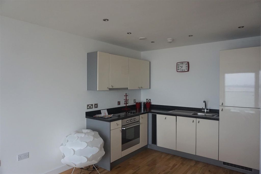 Property photo 1 of 5 Kitchen