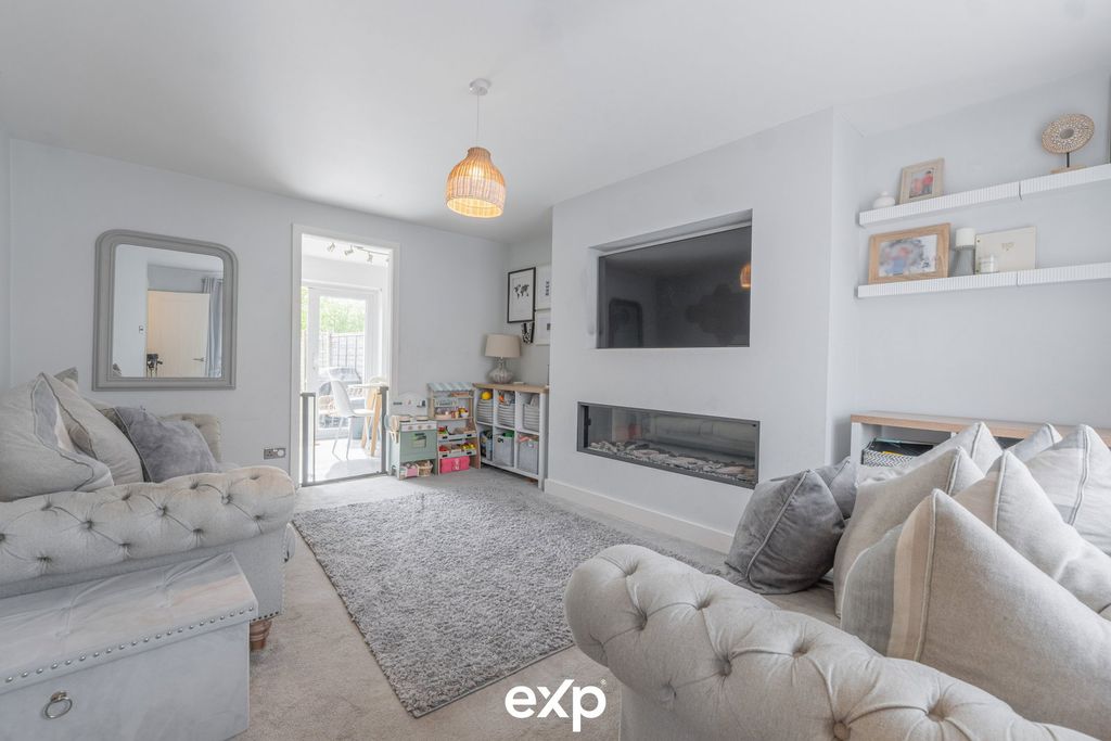 Property photo 3 of 18