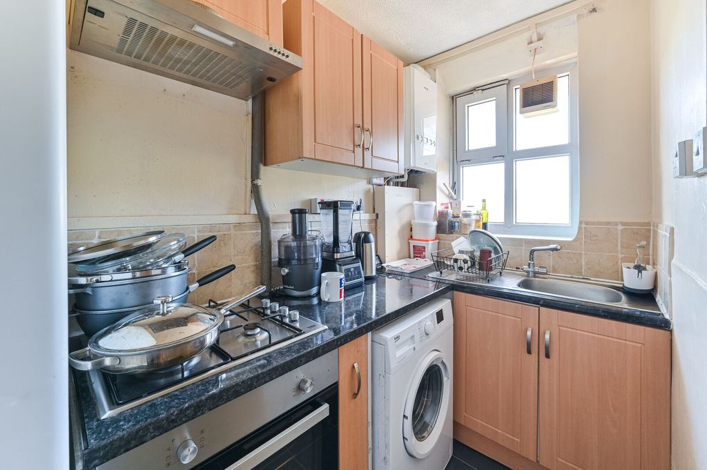 Property photo 3 of 16