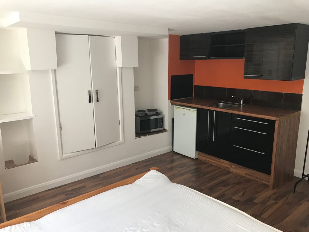 Property photo 1 of 3