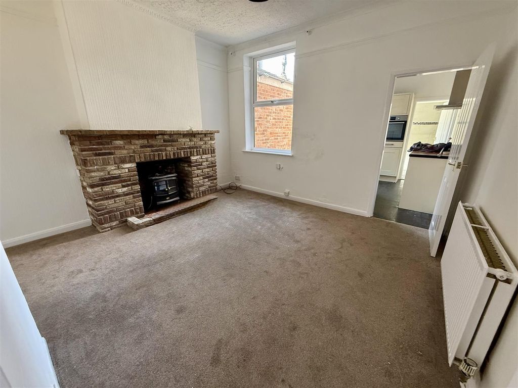 Property photo 2 of 16 Dining Room