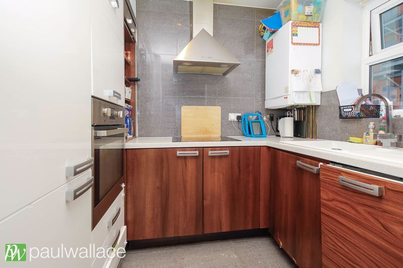 Property photo 3 of 7 Kitchen