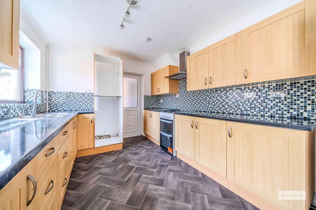 Property photo 2 of 14