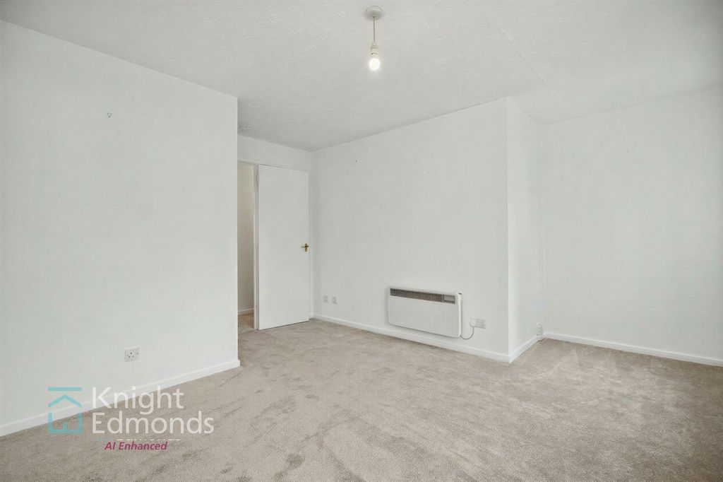 Property photo 3 of 7 Lounge