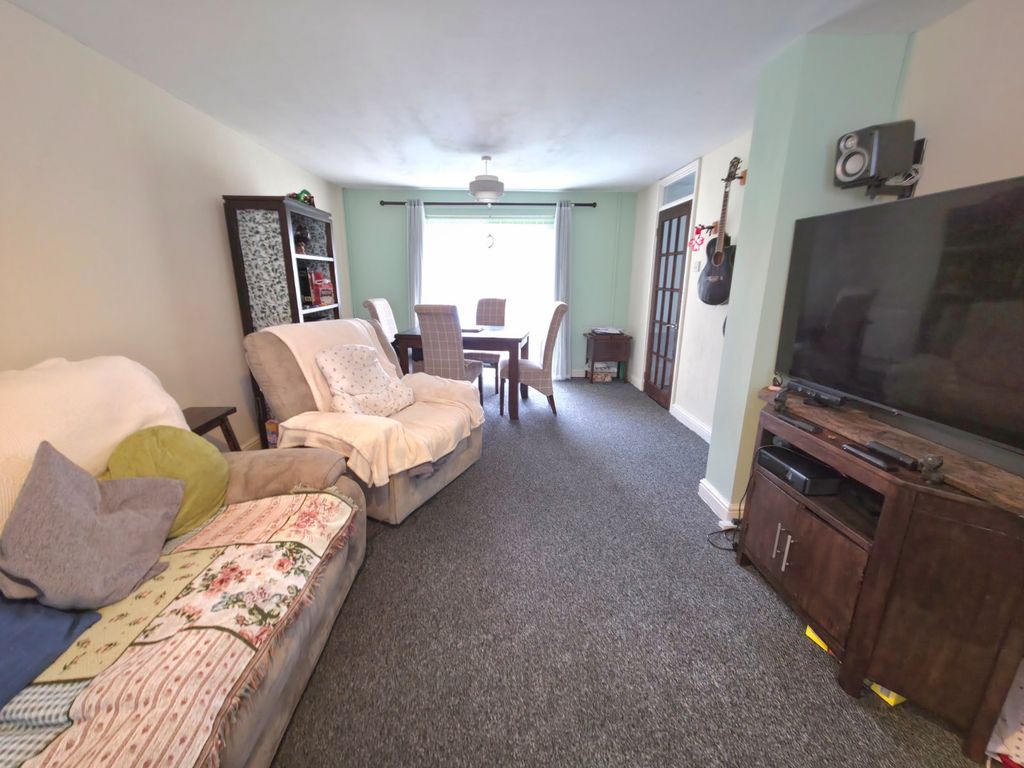 Property photo 2 of 13 Lounge/Diner