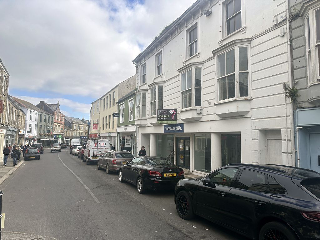 Property photo 3 of 12