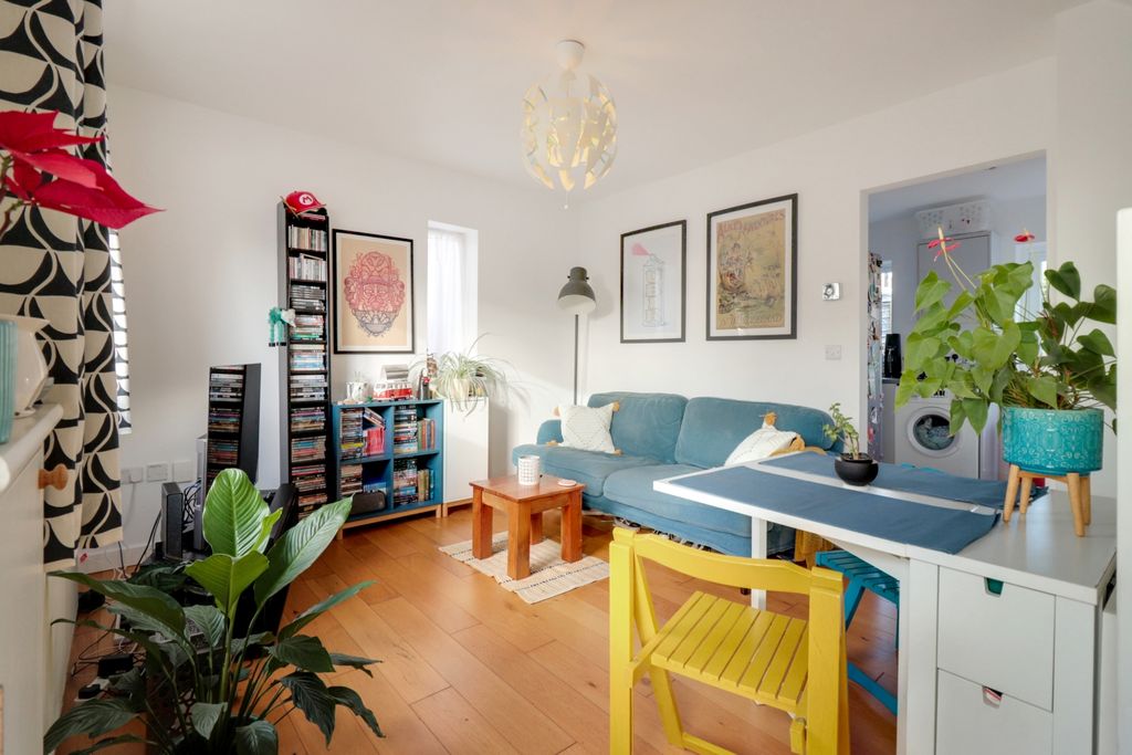 Property photo 2 of 11 Sitting Dining Room