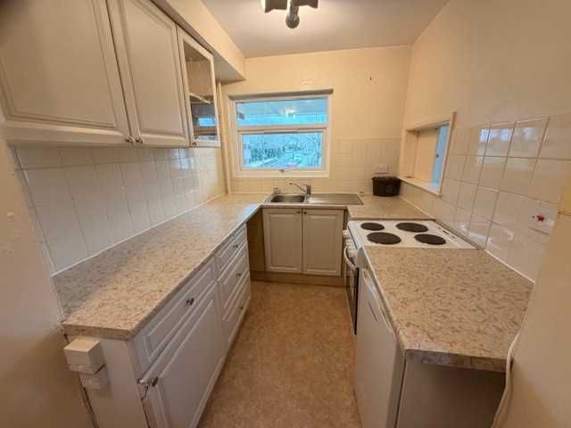 Property photo 2 of 9 Kitchen