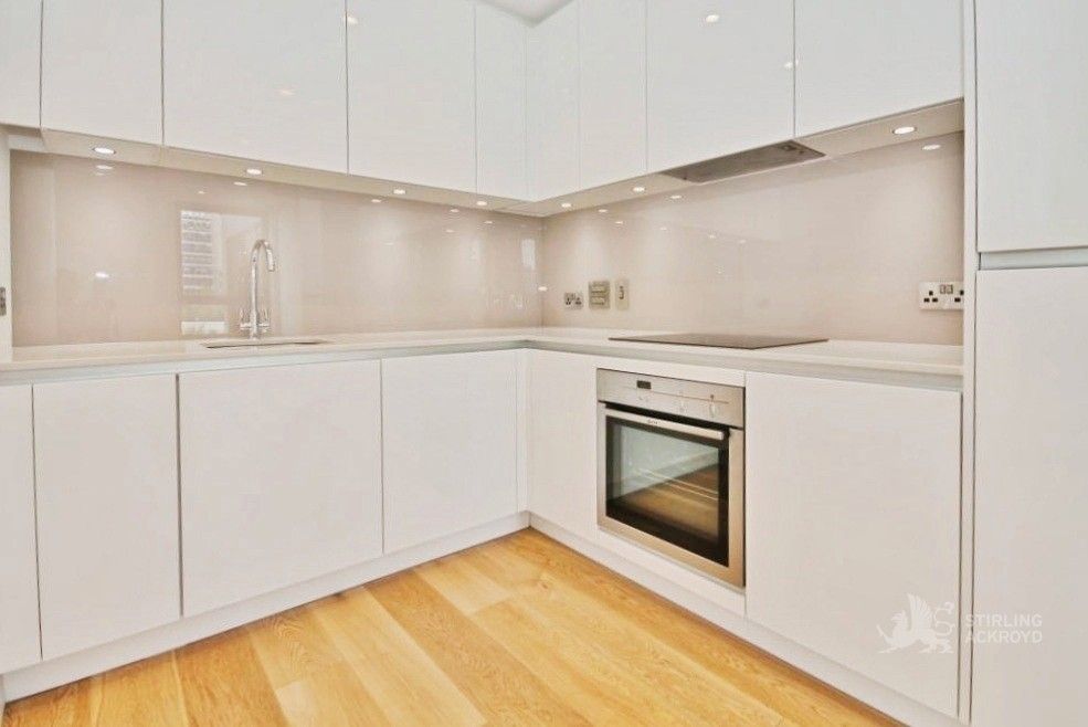 Property photo 3 of 14 Kitchen