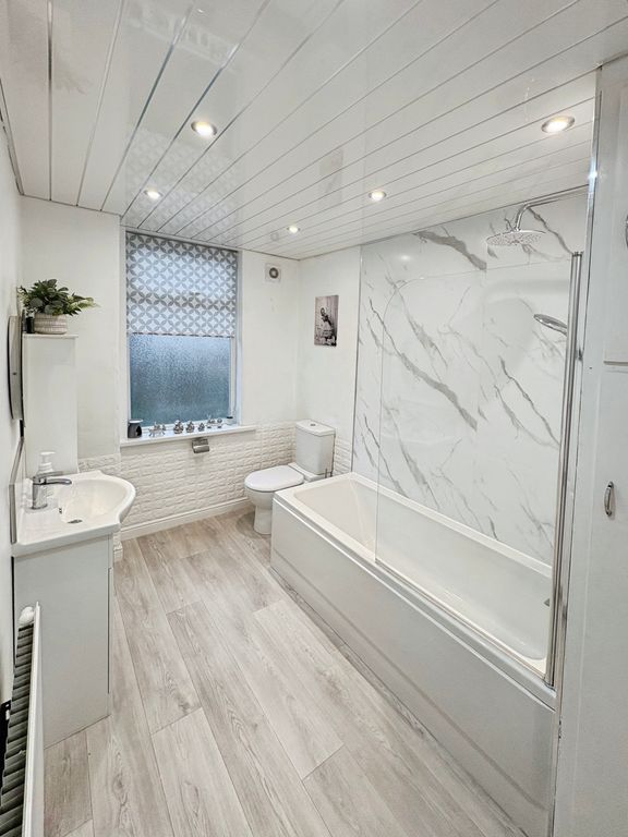 Property photo 2 of 15 Bathroom