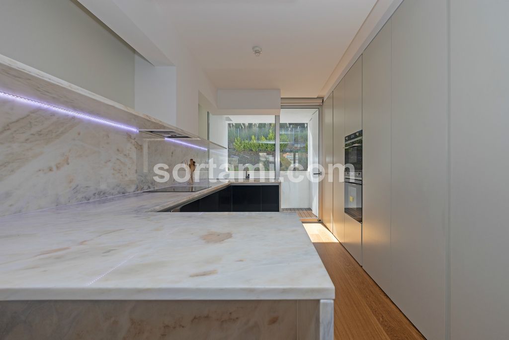 Property photo 3 of 43