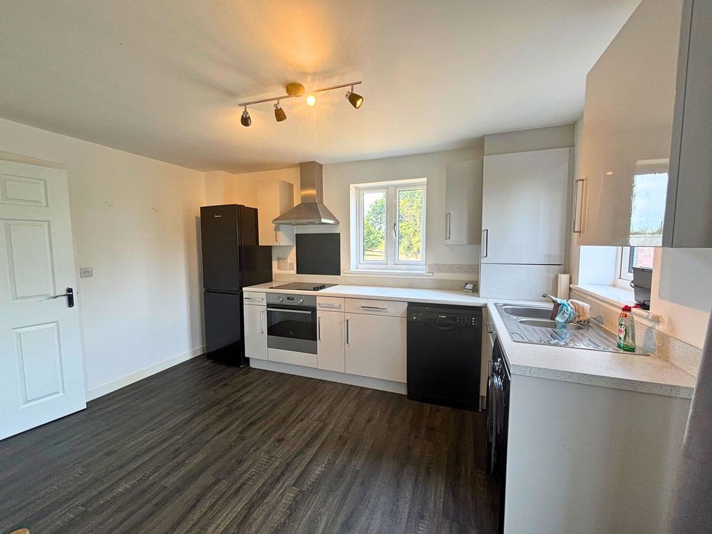 Property photo 2 of 19 Kitchen