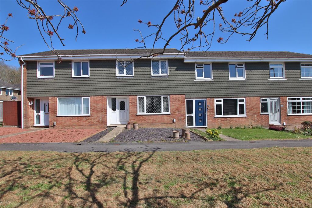 Property photo 1 of 9 3 Bedroom Terraced For Sale