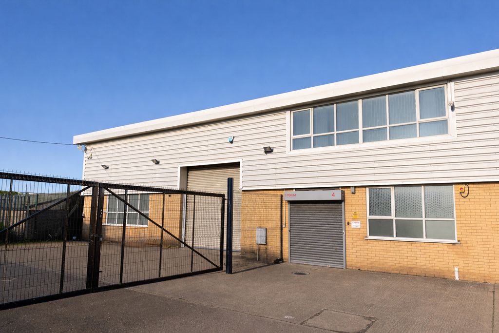 Property photo 1 of 3