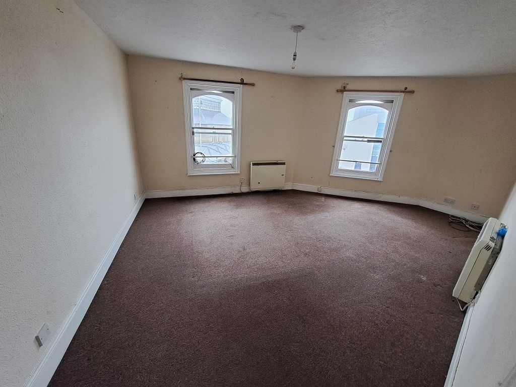 Property photo 2 of 6 Lounge / Diner