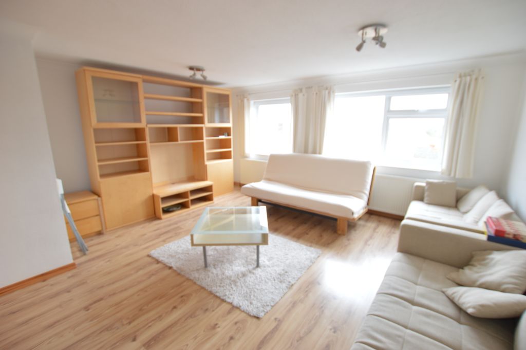 Property photo 1 of 5 Living Room