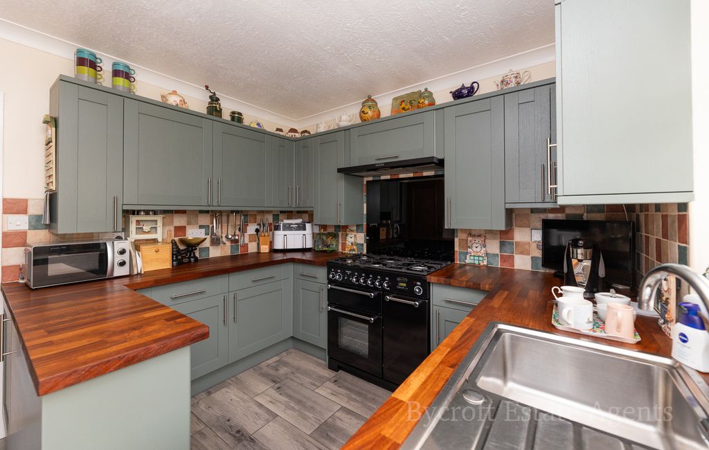 Property photo 3 of 22