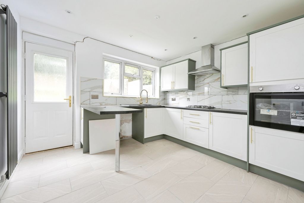 Property photo 2 of 13 Kitchen