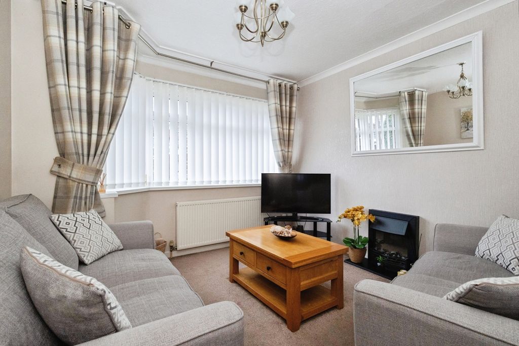 Property photo 3 of 17 Living Room