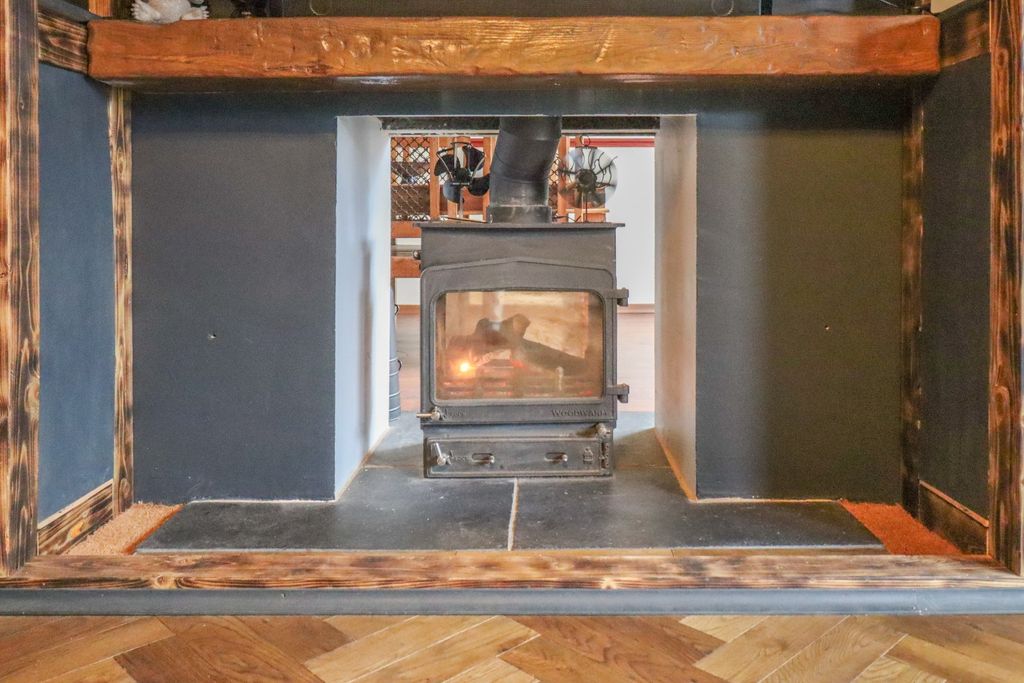 Property photo 3 of 29 4942164