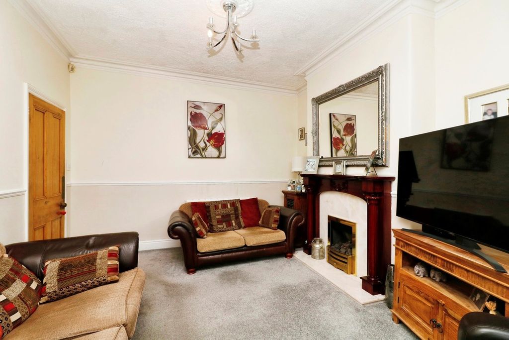 Property photo 3 of 17