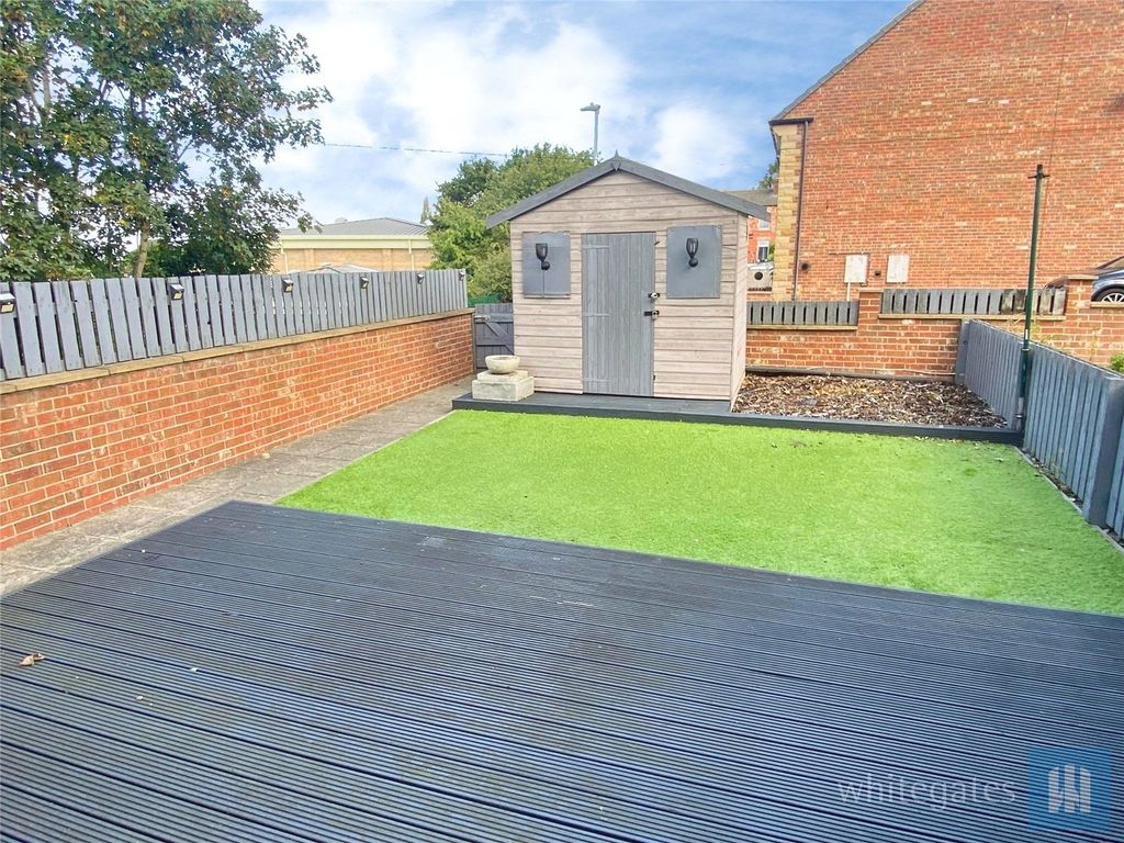 Property photo 2 of 14 Picture No. 16
