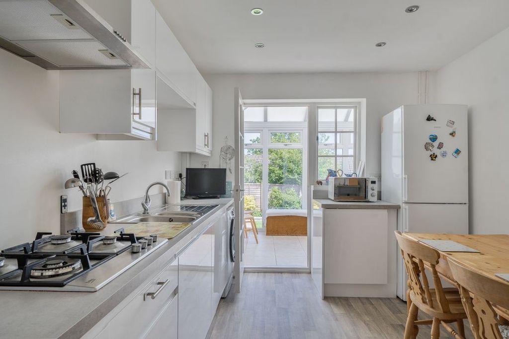 Property photo 3 of 13 1466853146A104B820d083