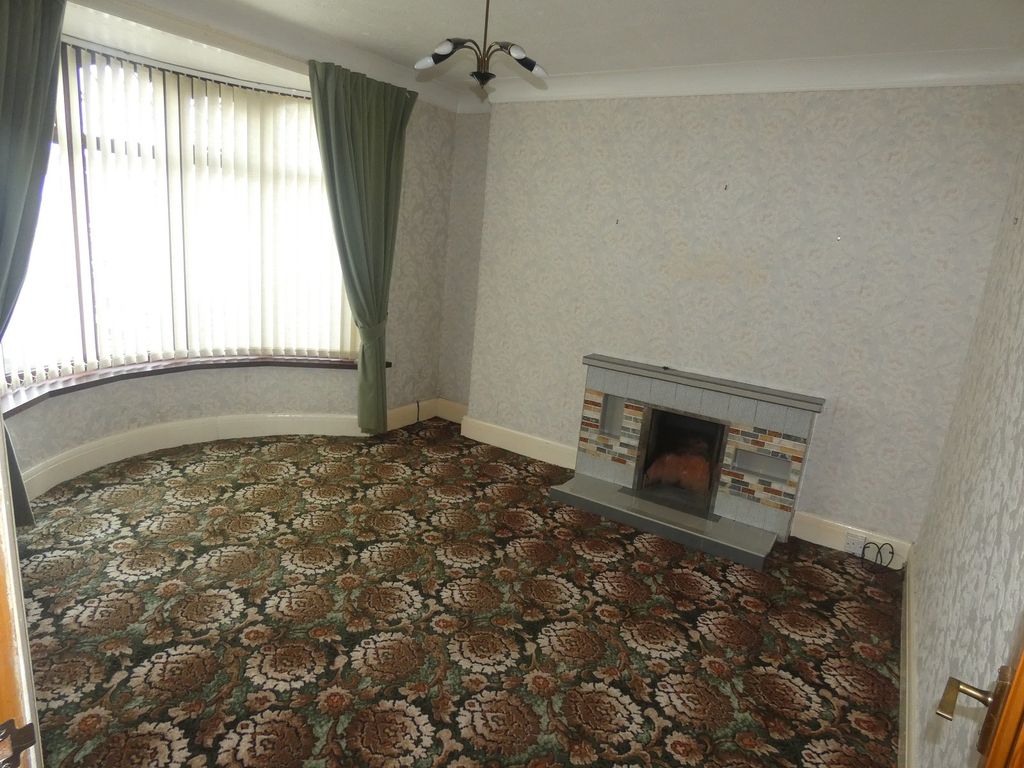 Property photo 2 of 13 Front Lounge