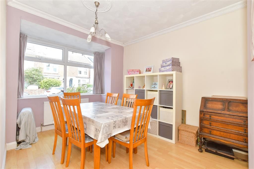 Property photo 3 of 11 Dining Area