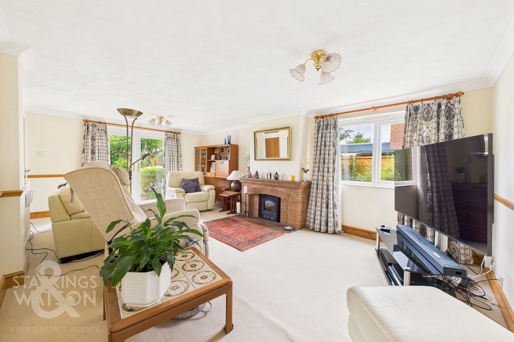 Property photo 2 of 30